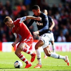 MU Sedang Oke, Smalling Pede Menang di St. Marys