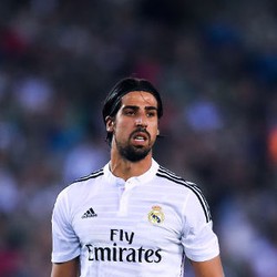 Khedira Isyaratkan Bertahan di Madrid