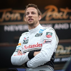 Masa Depan di McLaren Belum Jelas, Button Cuma Pastikan Terus Membalap