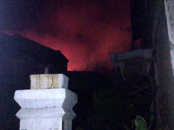 Rumah Susun di Sawah Besar Terbakar, 20 Damkar Diterjunkan