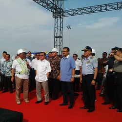 Pagi-pagi, JK Blusukan ke Pelabuhan Teluk Lamong Pantau Ekspor-Impor