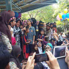 Peringati Hari Disabilitas, Risma Janji Beri Tunjangan ke Guru Inklusi