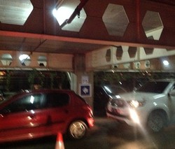 Duh! Sudah Antre 2 Jam Belum Juga Keluar dari Tempat Parkir PVJ