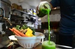 Benarkah Konsumsi Jus Detoks Bisa Membuang Racun Dalam Tubuh?