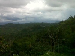 Tak Jauh dari Situs Gunung Padang, Ada Gunung Karuhun yang Menyimpan Misteri