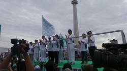 Hari Osteoporosis, Mufida Kalla dan Menkes Buka Gerak Jalan di Monas