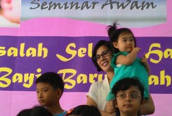 Sayang Anak, Astrid Tiar Hobi Ikut Seminar tentang Anak