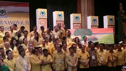 Agung Laksono Siapkan 100 Pengacara, Kubu Ical Siap Ladeni