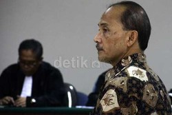 Pengadilan Tinggi Tambah Hukuman Budi Mulya Jadi 12 Tahun Bui