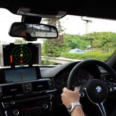 Aksi Galaxy Tab S di Dashboard Lamborghini cs