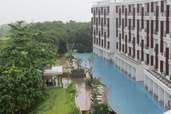 Hotel Nyaman, Main Golf dan Lihat Rusa di Rancamaya