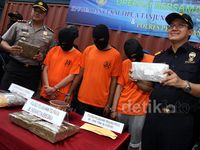 Polri dan Bea Cukai Gagalkan Penyelundupan Ganja
