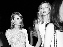 Ini Kata Taylor Swift Soal Foto Ciuman dengan Karlie Kloss