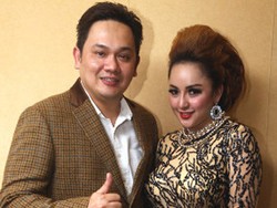 Rahasiakan Pernikahan, Farhat Anggap Regina Seperti Listrik