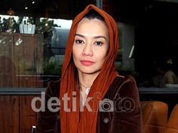 Reza Artamevia Ngaku Tak Pantas Jadi Ustazah