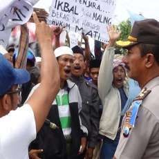 Tilep Raskin, Warga Desa Guluk-Guluk Tuntut Kepala Desanya Diadili