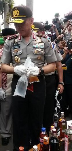 Lempar Cheribel ke Lautan Botol Bir, Kapolda Jabar: Basmi yang Haram!