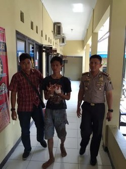 Bunuh Ayah Ibunya dengan Sadis, Tasdik Terancam Pidana Seumur Hidup