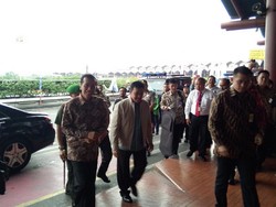 Efisensi Anggaran, JK: Jokowi Gunakan Kelas Ekonomi untuk Perjalanan