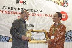 Garuda Indonesia Raih Penghargaan BUMN dengan Unit Pengendalian Gratifikasi Terbaik 2014