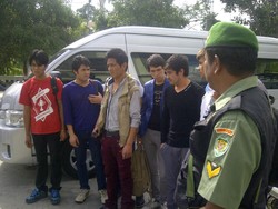 8 WN Afganistan Diamankan dalam Razia di Puncak, Ini Tampang Mereka