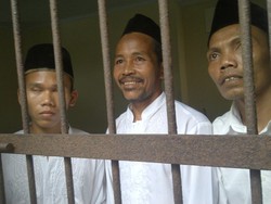 Tangkap 4 Ekor Udang Dipenjara, Sidang Nelayan Miskin Didemo Mahasiswa