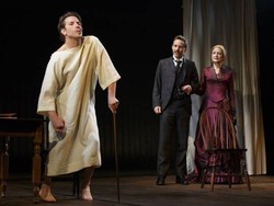 Bradley Cooper Perankan Manusia Gajah di Panggung Broadway