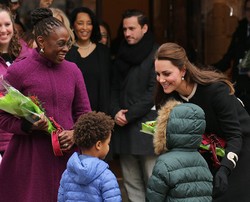 Foto: Bertemu Anak-anak, Kate Middleton Dikira Putri dari Film Frozen