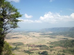 Teluk Cileteuh, Alam Surgawi di Selatan Sukabumi