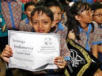 Anak SD Minta Anggota DPR Tak Tidur Saat Rapat