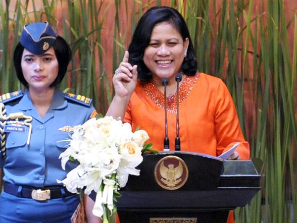 Ibu Negara Buka Seminar Dharma Wanita