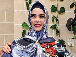 Awalnya Takut, Angel Lelga Jadi Ketagihan Pegang Pistol