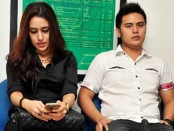 Fairuz A Rafiq dan Galih Ginanjar Kompak Hadiri Sidang Perdana Cerai