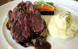 Laughing Stock Steak & Seafood Grill: Gurih Juicy Hanger Steak Berbumbu Gravy Gurih