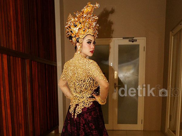 Cetar Membahana... Syahrini Jadi Ratu di Bali