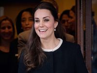 Hamil, Kate Middleton Cantik Serba Hitam di New York