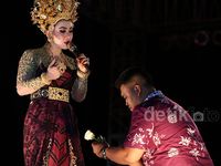 Wow, Syahrini Dilamar di Bali
