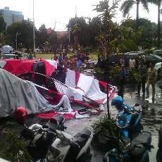 Tenda untuk Upacara Hari Anti Korupsi Roboh Diterjang Angin Kencang