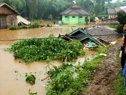 Banjir Bandang Terjang Cikajang Garut, Belasan Rumah Rusak