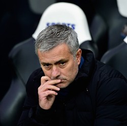 Masih Kesal dengan Laga di St James Park, Mourinho Sebut Strategi Parkir Sapi