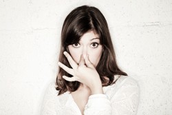 Trik Menahan Kentut Saat Situasi Tak Memungkinkan untuk Ngebom