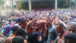 Saat SBY Diminta Bernyanyi Oleh Mahasiswa