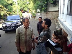 Ketua Harian Golkar Kubu Ical Sambangi Kubu Agung di Kantor Slipi