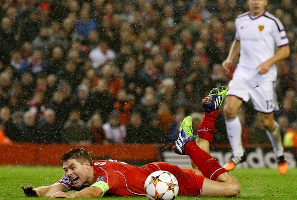 Pertahanan Buruk Si Merah Memuluskan Langkah Basel