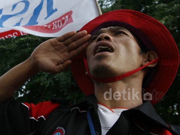 Buruh Geruduk Istana Negara