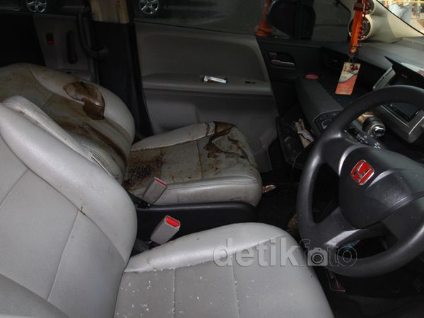 Mobil Milik Sri Wahyuningsih Masih Bau Amis