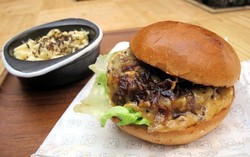 Truff It Out Sajikan Burger dan Gelato Lezat dari Jamur Truffle