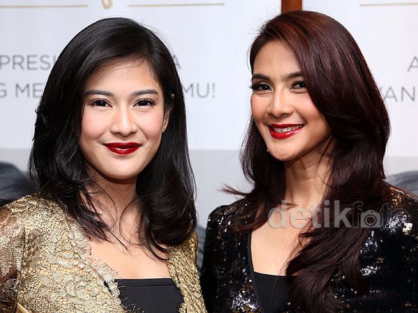 Beautiful Moms... Dian Sastro dan Maudy Koesnaedi