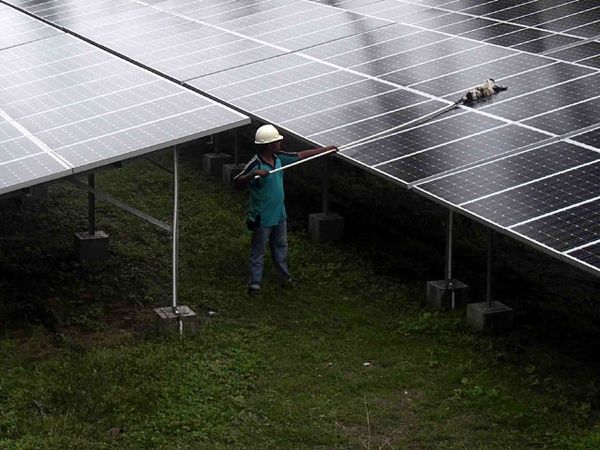 PLTS Terangi Gili Terawangan