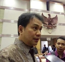 Minta Yance Dibebaskan, Aziz Syamsuddin Justru Seret Kasus Hukum ke Politik